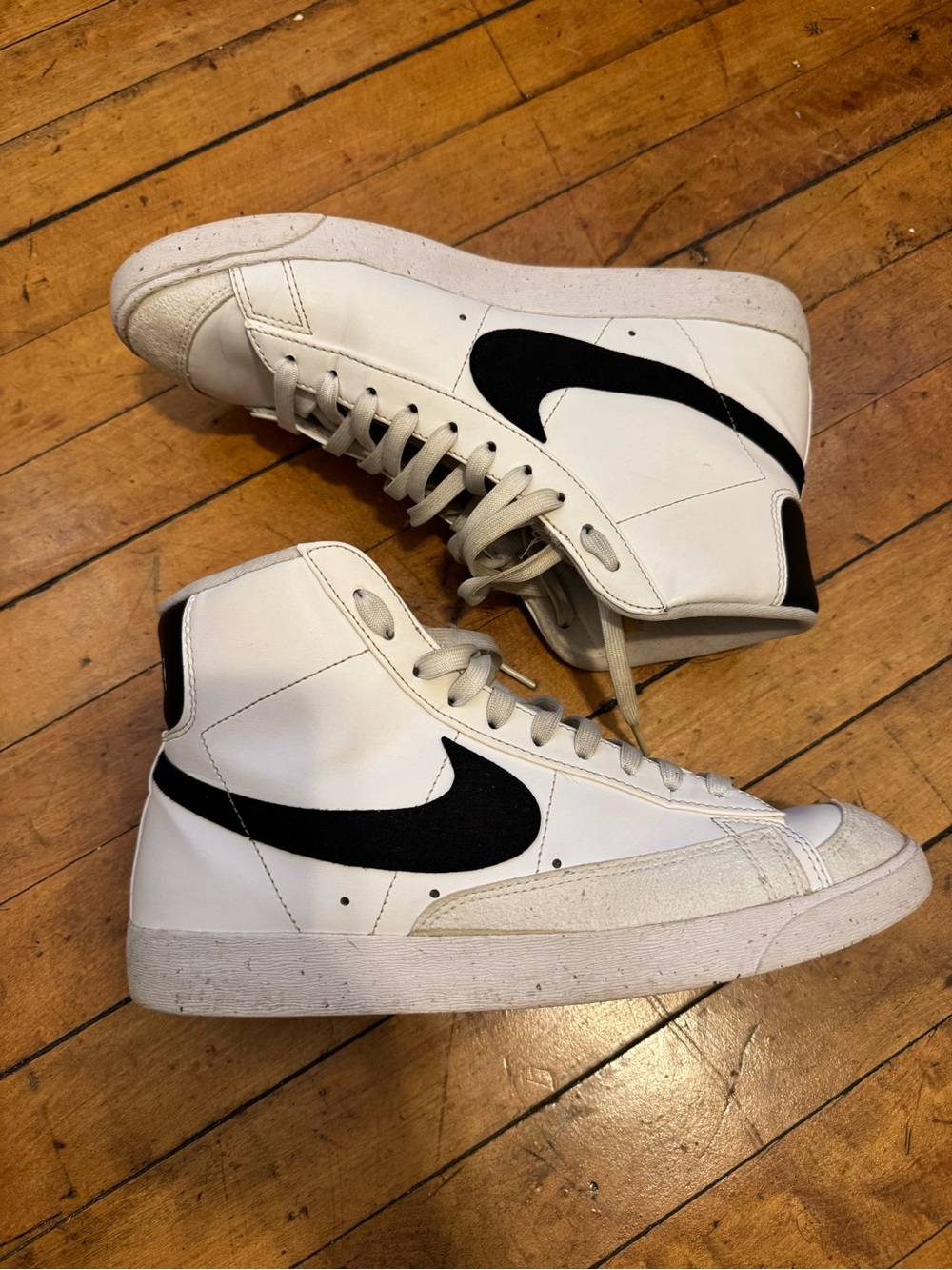 Nike blazer mid ’77 vintage ‘white black’